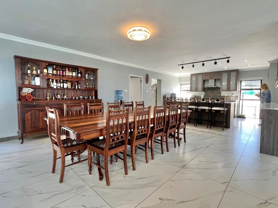 4 Bedroom Property for Sale in Wavecrest Eastern Cape